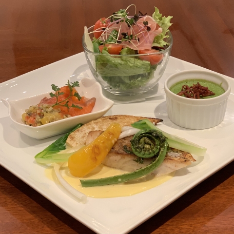 ４月の休日ランチ