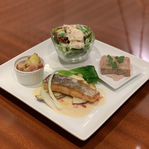 5月の土・日・祝日ランチ