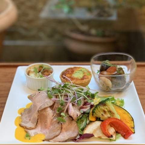 6月の土・日・祝日ランチ