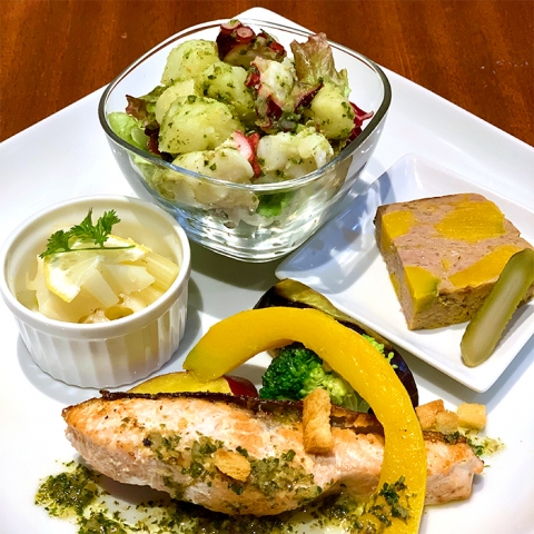10月の土・日・祝日のランチ