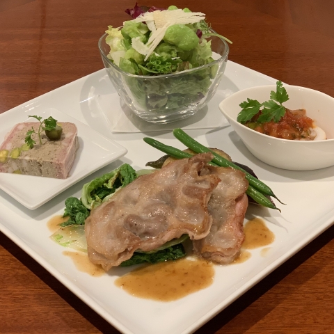 7月の土・日・祝日のランチ