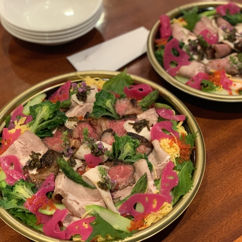 3月31日(金)4月7日(金)肉の日限定！春らんまん　トリプル肉ちらし